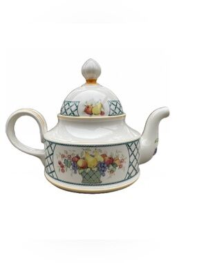 HOLD Villeroy & Bosh Basket Teapot. 4 cup Fine porcelain Crafted in west Germany